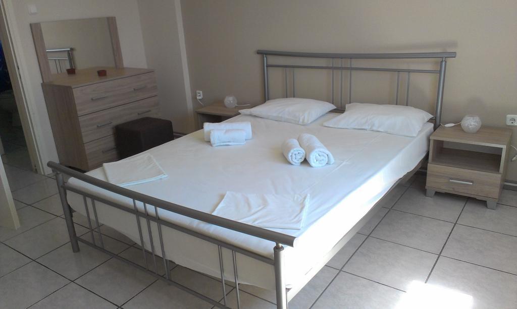 Iro Apartments Paralia Agias Foteinis Стая снимка
