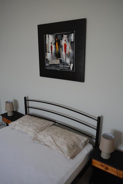 Iro Apartments Paralia Agias Foteinis Екстериор снимка
