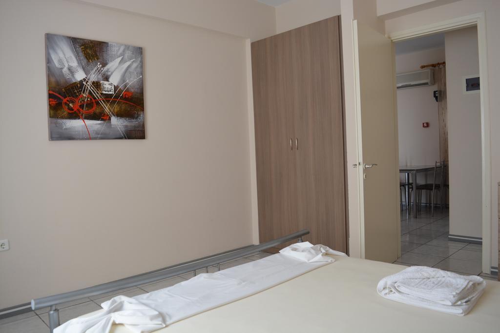 Iro Apartments Paralia Agias Foteinis Екстериор снимка